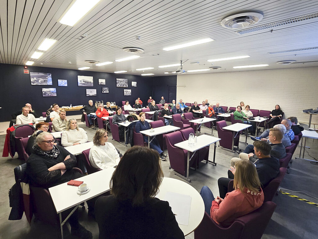 Seurafoorumissa keskusteltiin yhteisymmärryksessä liikuntapaikoista.