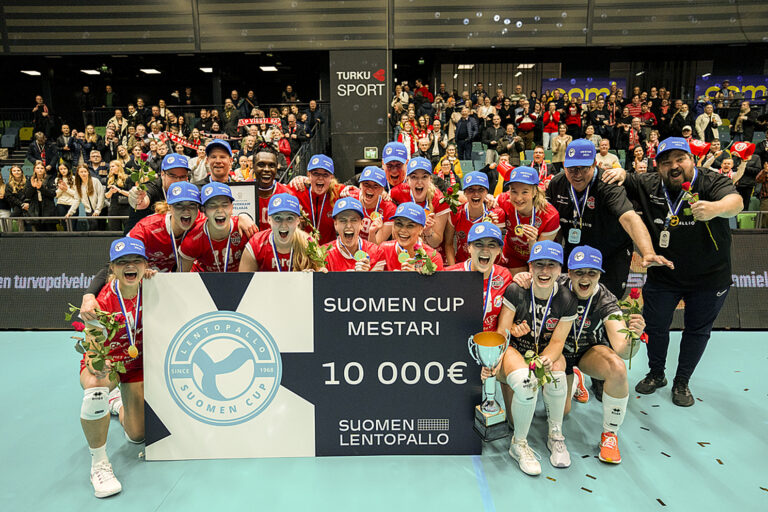 LP Viesti on lentopallon Suomen cupin mestari.