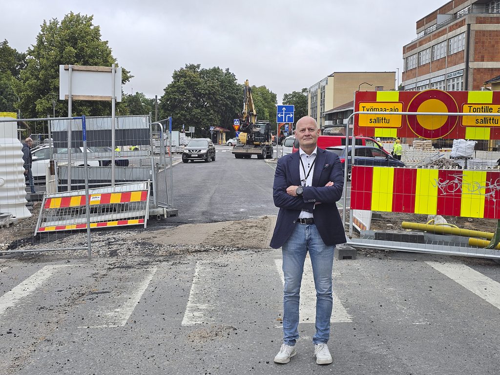 Salon tekninen johtaja Teemu Virtanen on tyytyväinen Horninkadun työmaan etenemiseen.