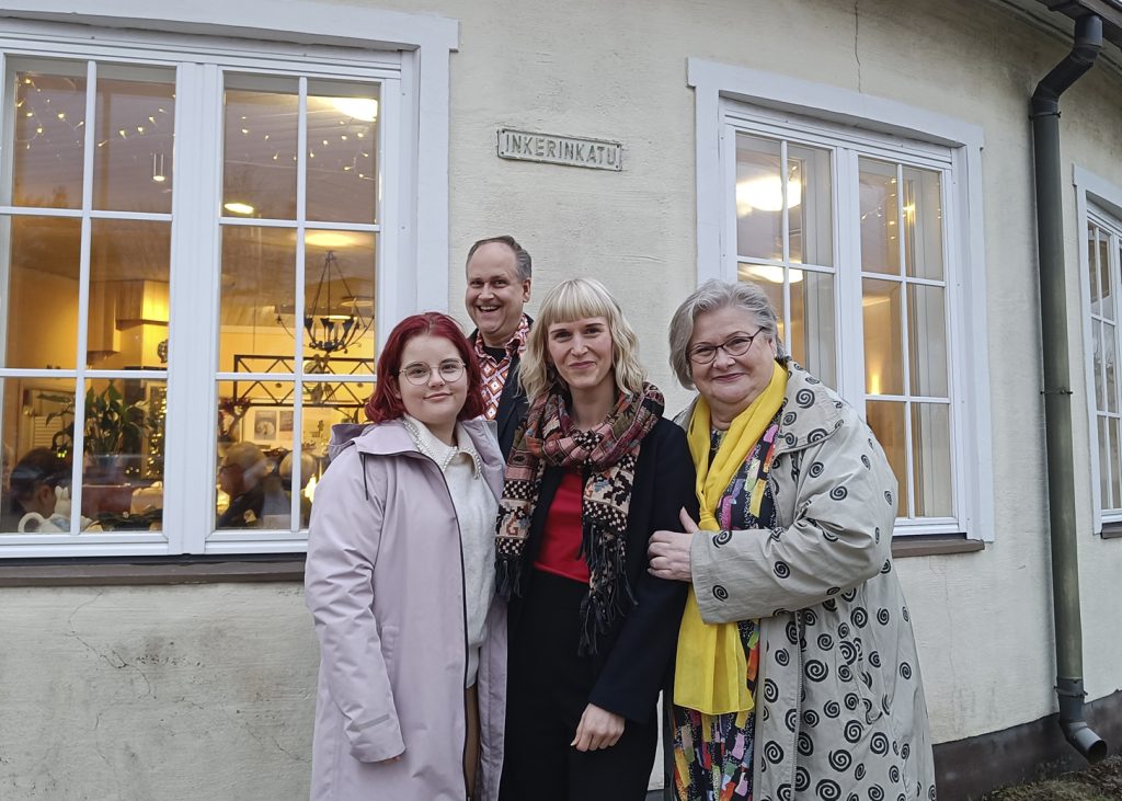 Helmi Vainio, Janne Kuusinen, Eeva Saarikivi ja Mia Blomqvist esiintyvät Suomihittien-konsertissa