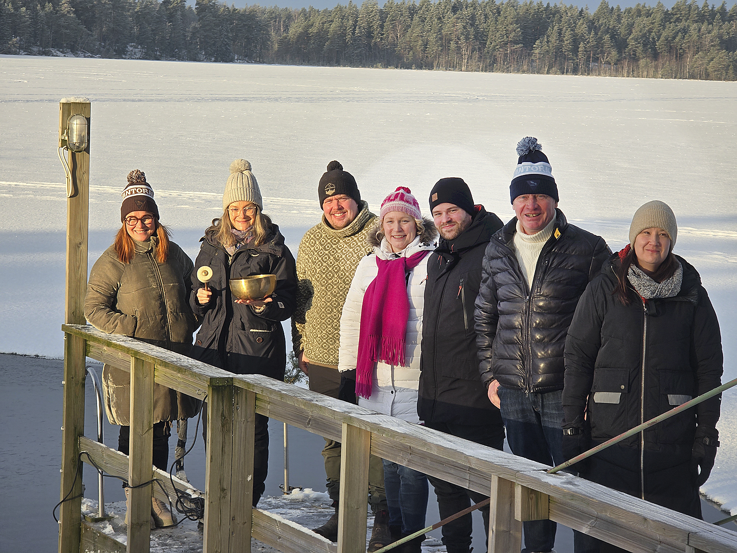 Karolina Blom, Katja Toivonen, Akseli Saaristo, Anu Jaakkola, Joonas Lammervo, Jukka Alanko ja Niina Vihnusvuori kertoivat Avantorallin ohjelmasta Kirakanjärvellä.