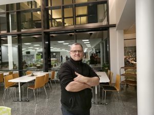 Markku Erikssonilla todettiin kuulonalenema nelikymppisenä.