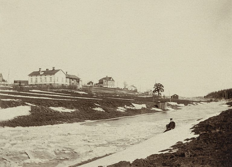 Näkymä Perniön Karhujoelta eli Perniönjoelta. Kuva Turun kaupunginmuseo, Turun Museokeskus.