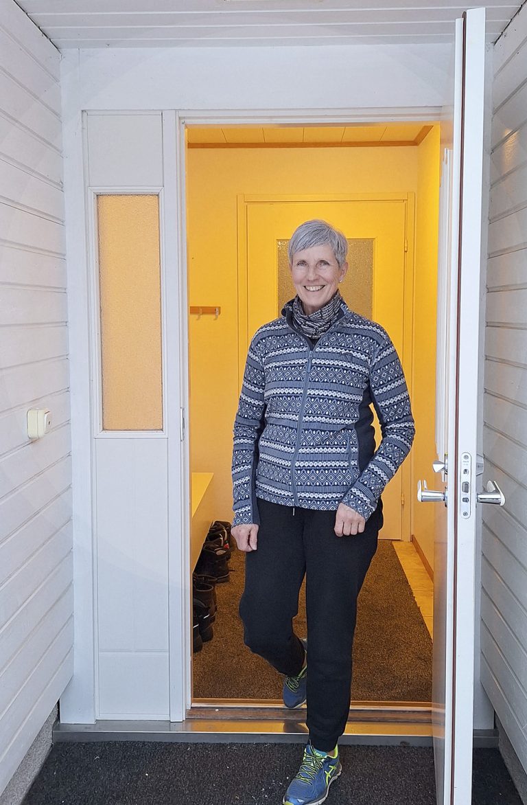 Else Leskinen on osallistunut Salon Seiskaan koiransa Kaapon kanssa.